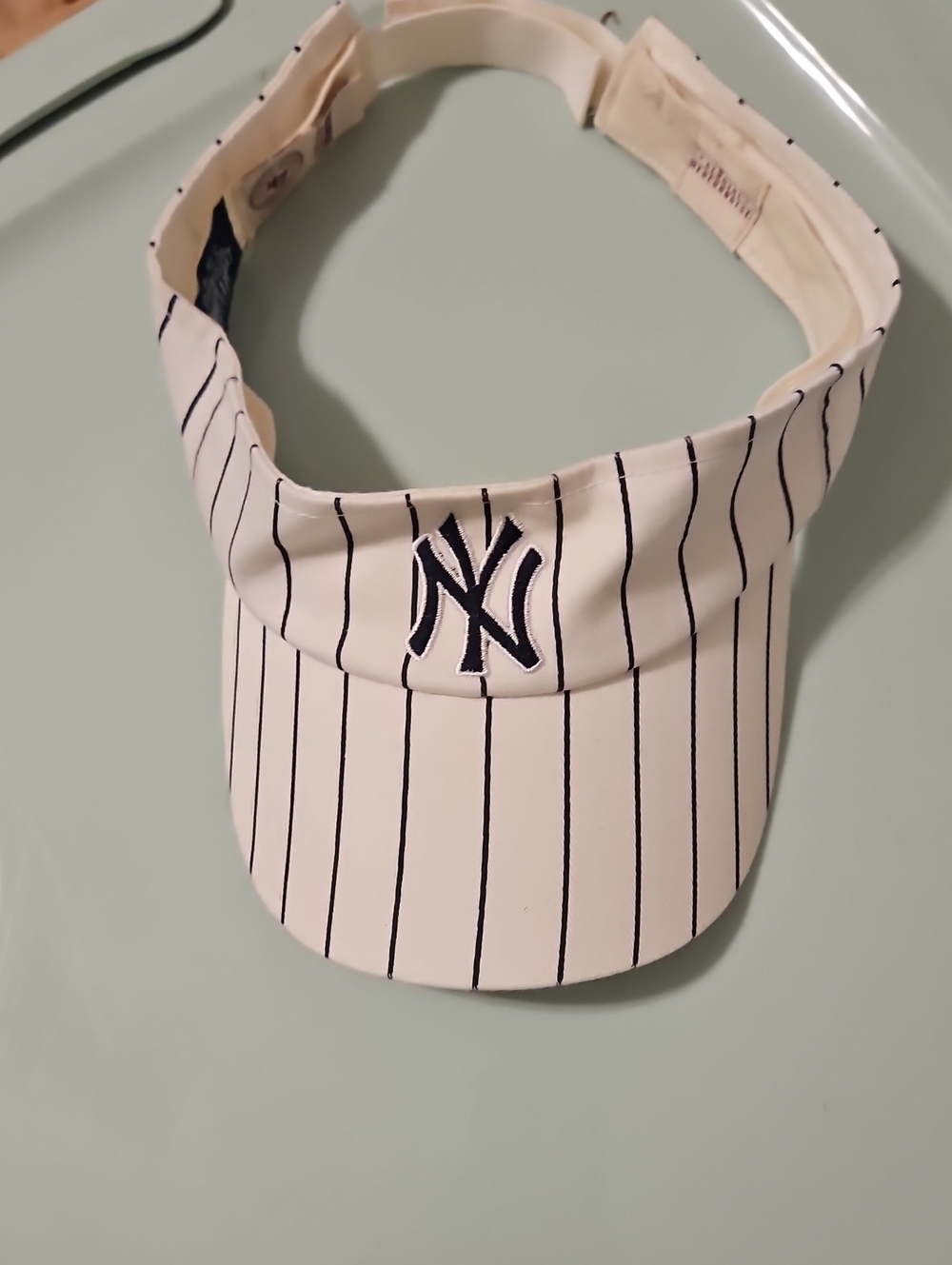 New York Yankees Pinstripe Visor - White & Navy